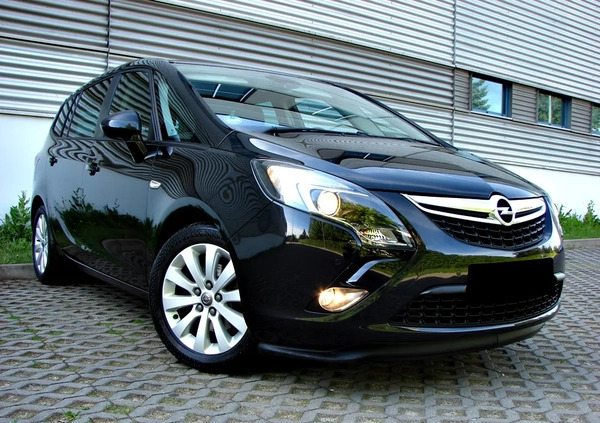 Opel Zafira cena 40900 przebieg: 180000, rok produkcji 2015 z Elbląg małe 667